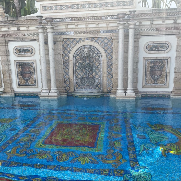 Meet your Posher - Picture 1 of 1